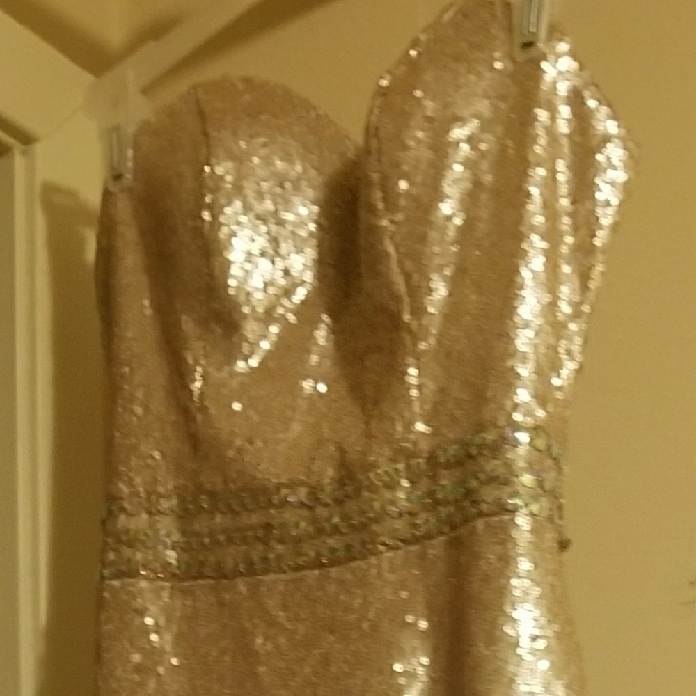 Formal Dress⬇️PRICE DROP⬇️